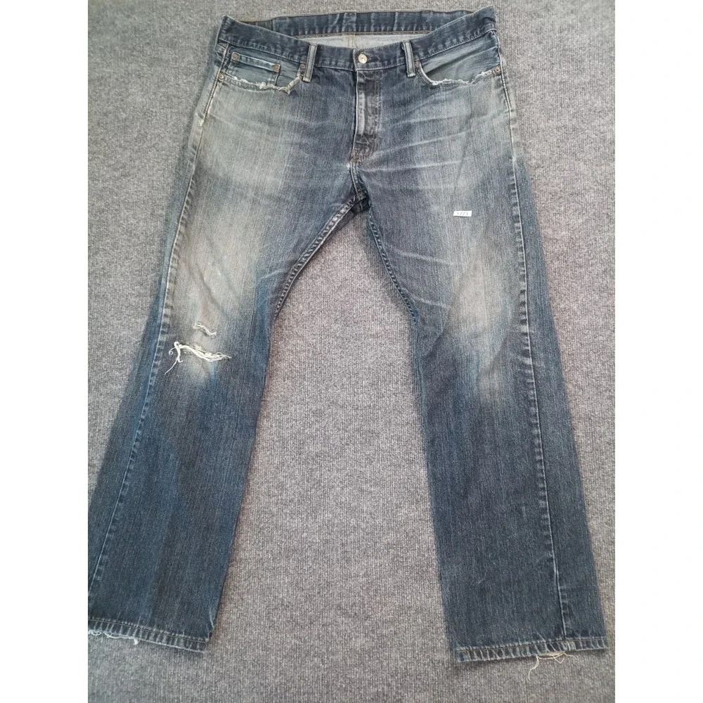 Levi's 514 Straight Fit Jeans Men's 38x32 Distressed Medium Wash(Small hole)